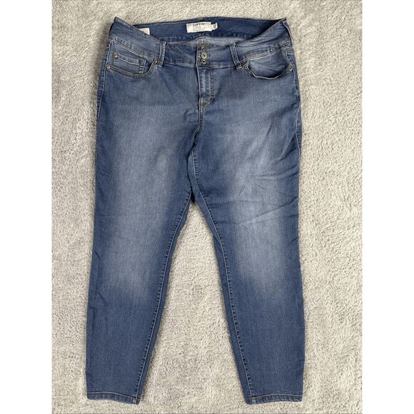 Torrid Denim Women's Jeggings Jeans 20R Dark Wash 3 Button Med Wash Plus - Picture 1 of 15